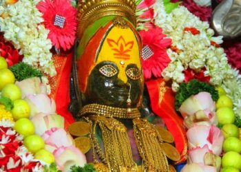 तुळजाभवानी देवीच्या मुख्य गाभाऱ्यातील प्रवेशाच्या आजपासुन नोंदी – पोलिसांच्या पत्रानंतर मंदीर संस्थानचा निर्णय 