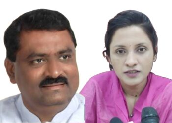 बोगस बिले काढल्याची तक्रार – मुख्याधिकारी फड यांना सक्तीच्या रजेवर पाठवा, माजी राज्यमंत्री सुरेश धस 