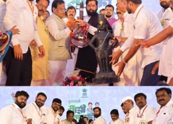 अभिमानास्पद – मुख्यमंत्री शिंदे यांच्या हस्ते आरोग्यमंत्री डॉ तानाजीराव सावंत यांचा सत्कार 