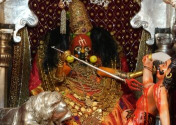 VIP दर्शन पास बंद – तुळजाभवानी मंदीर संस्थानचा निर्णय, कोजागिरी पौर्णिमेला मोठी गर्दी 