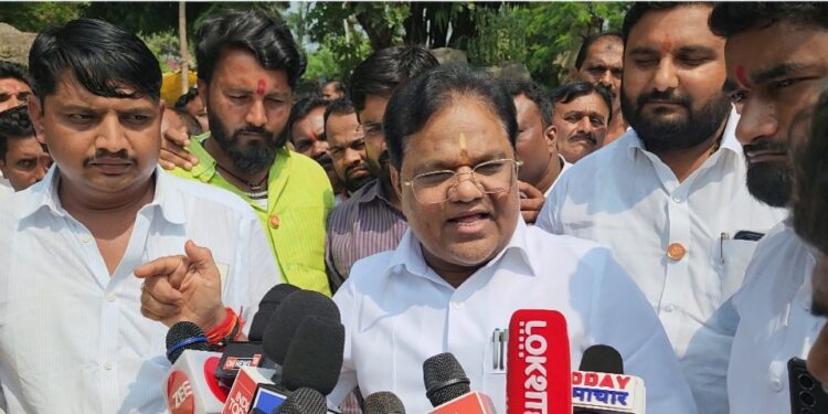 विकास पर्व सुरु करीत मुलभुत गरजा पुर्ण केल्या, विरोधकांची आगपाखड – 5 वर्षाचे वीज बील देणार