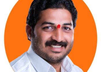 सुरज साळुंके यांनी अपक्ष उमेदवारी अर्ज मागे घेतला – मुख्यमंत्री यांच्या आदेशाने अर्ज मागे, शब्द दिला 